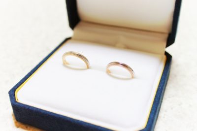 結婚指輪にピンクゴールドはあり デメリットは 男性もつけれる 結婚準備book
